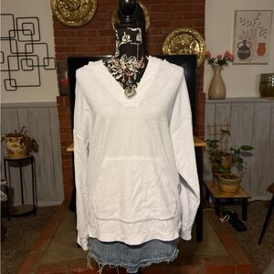 WSLY White and Black V-Neck Sweater